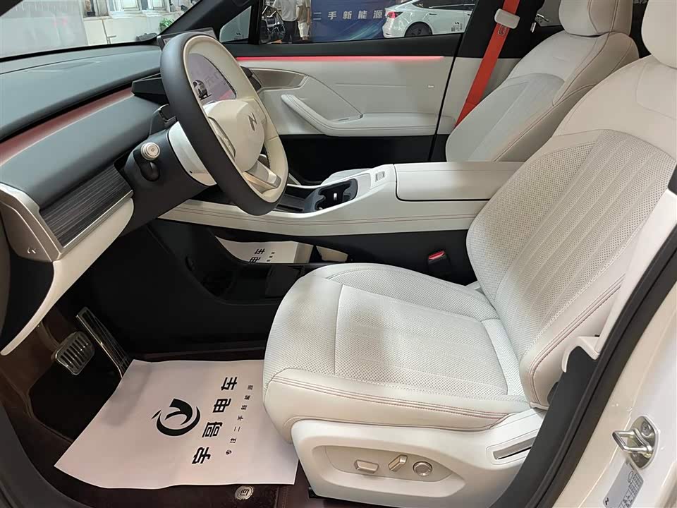 NIO L60