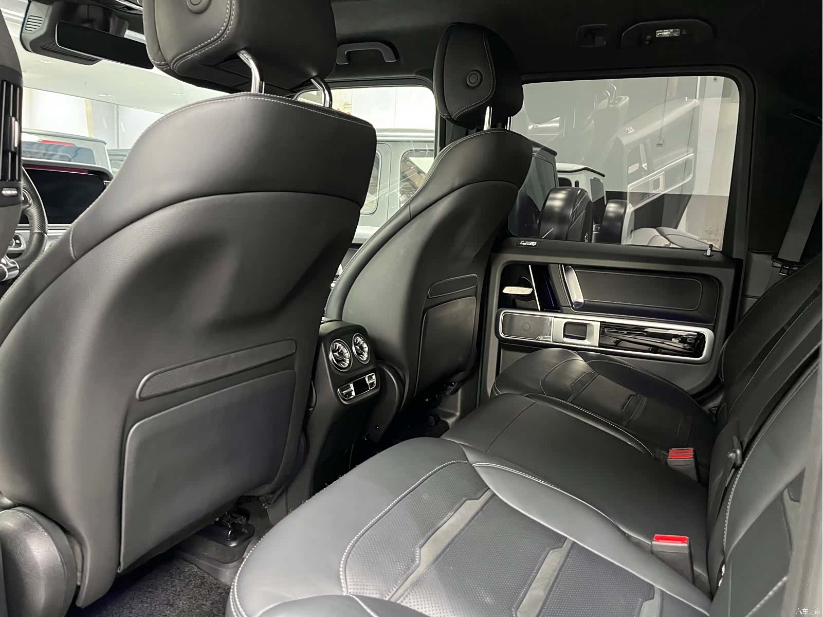 Mercedes-Benz G-Class, 2022 16