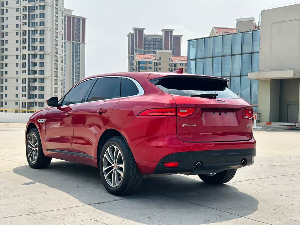 Jaguar F-PACE