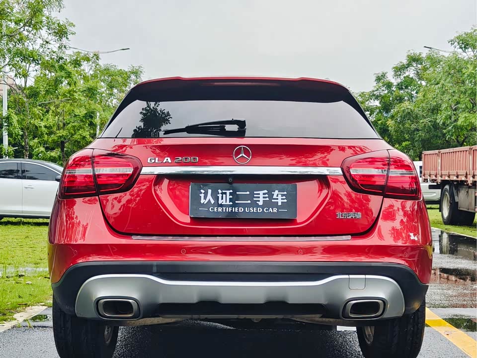 Mercedes-Benz GLA Mercedes-Benz GLA