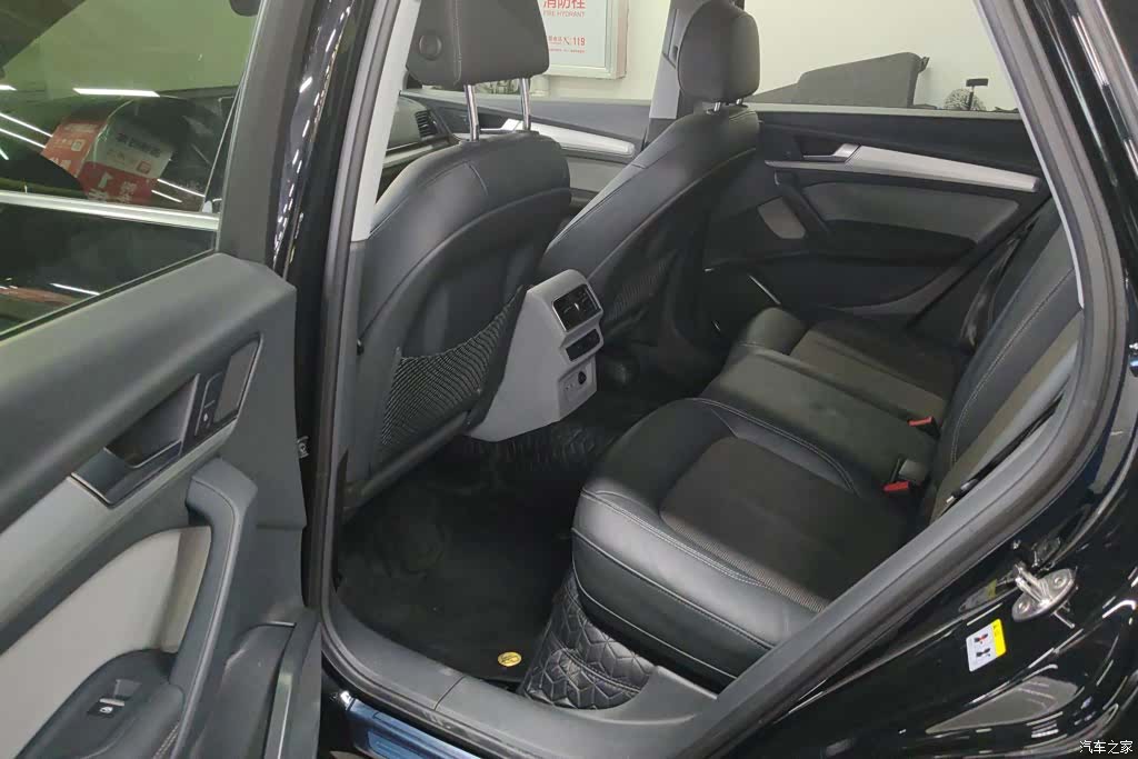 Audi Q5L, 2019 11