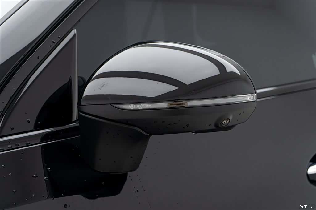 Mercedes-Benz GLC, 2025 11