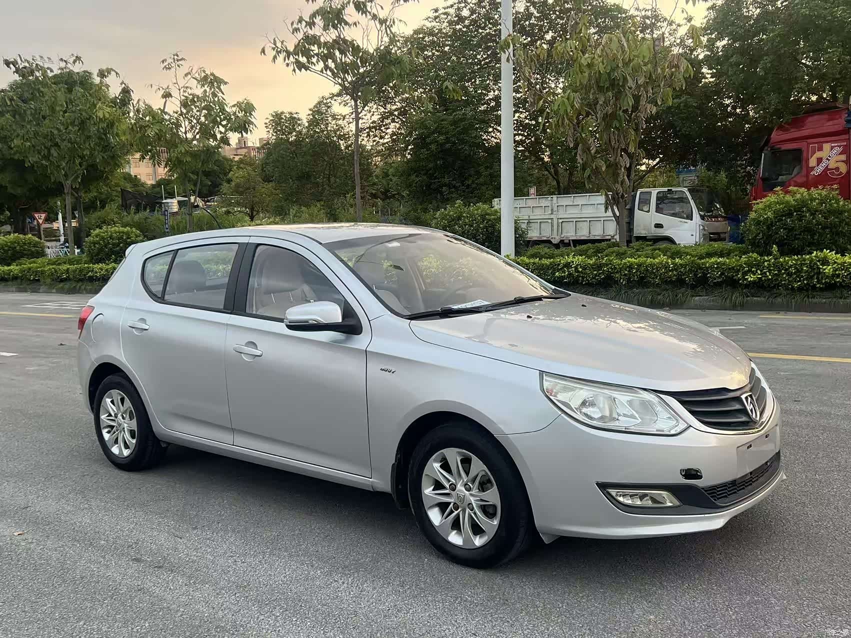 Wuling 610, 2015 3