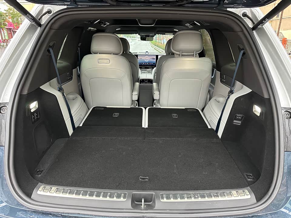 AITO Ask the world M9