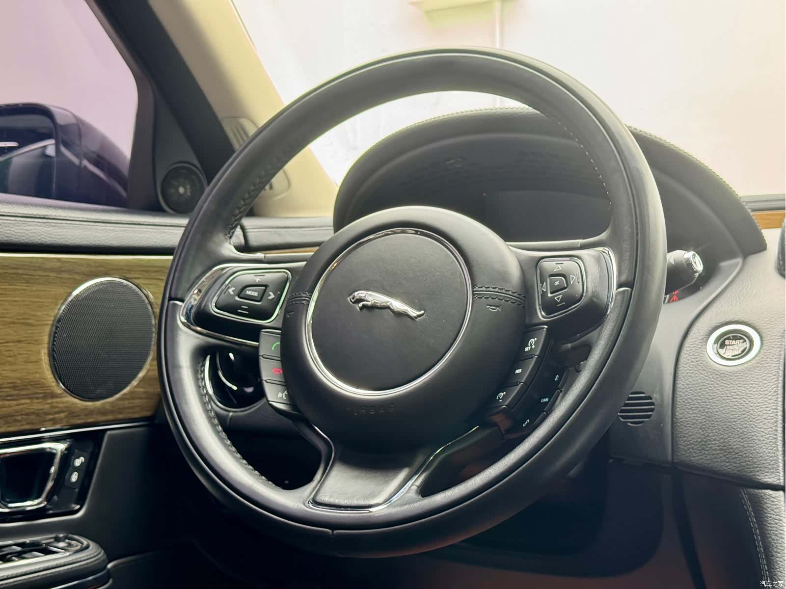 Jaguar XJ, 2018 12