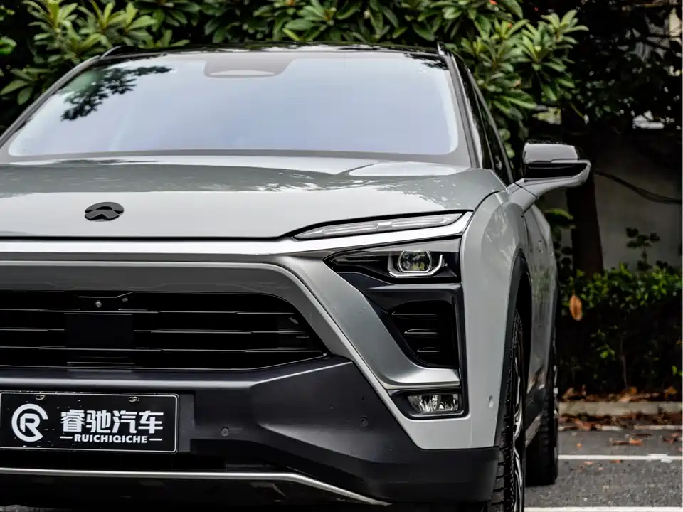 NIO ES8