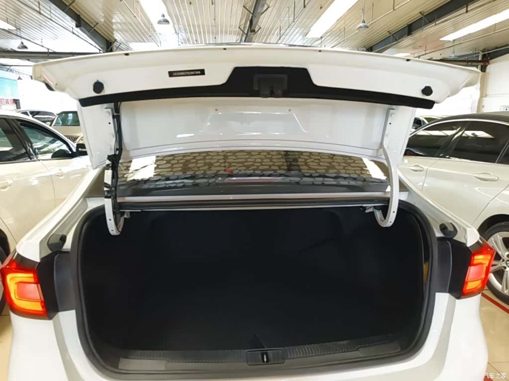 Roewe i5, 2019 19