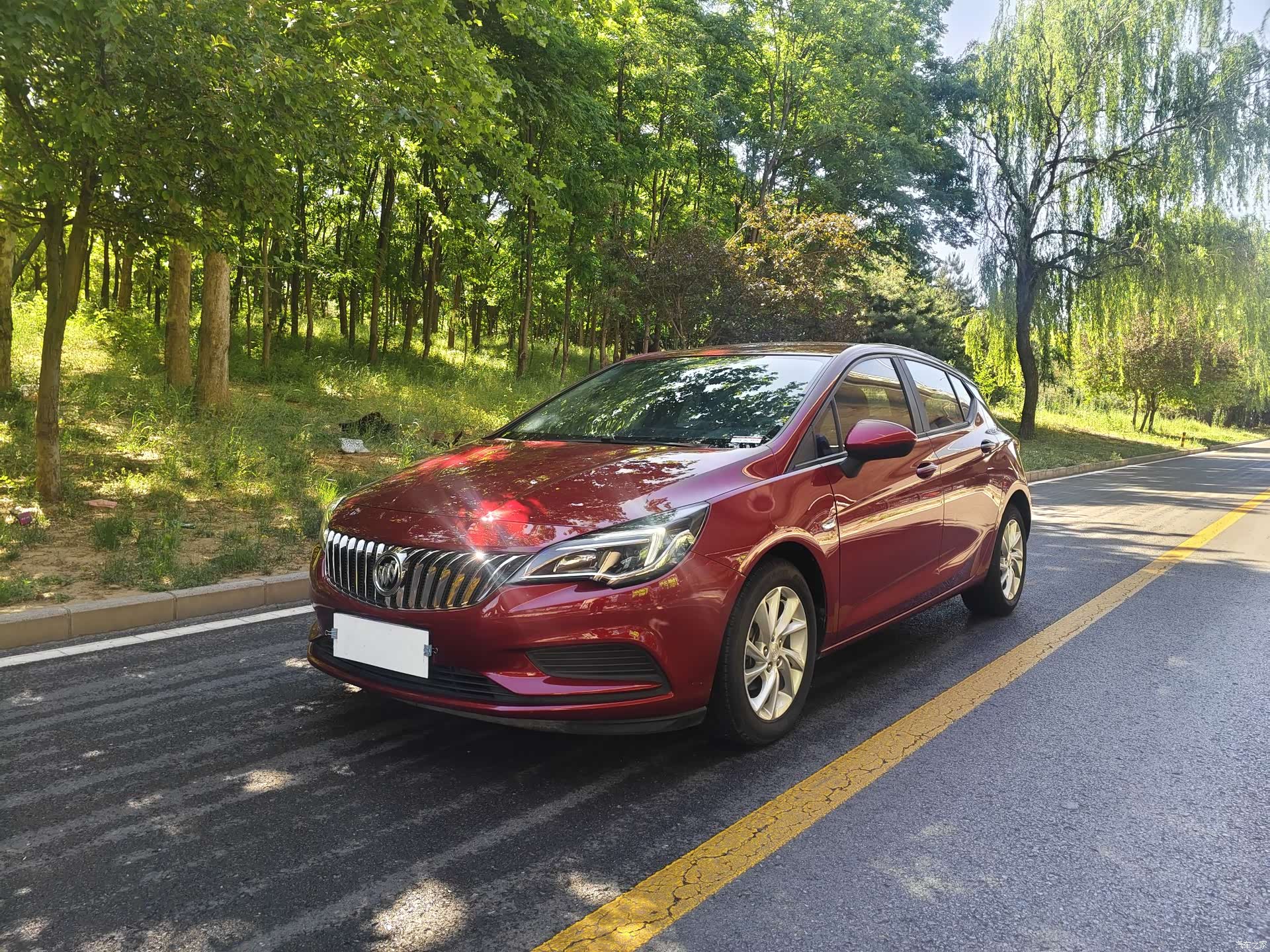Buick Verano, 2017 1