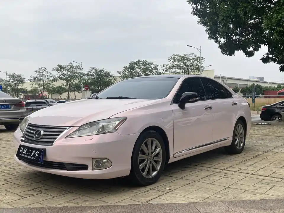 Lexus ES