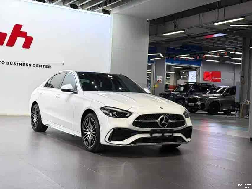 Mercedes-Benz C-Class, 2024 3