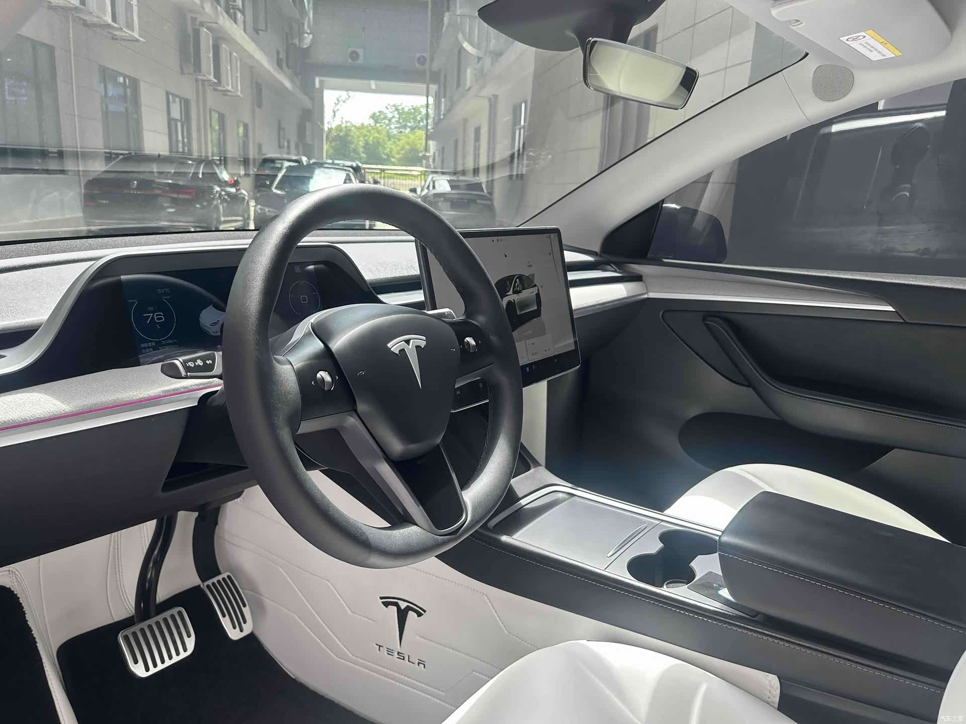 Tesla Model Y, 2024 13