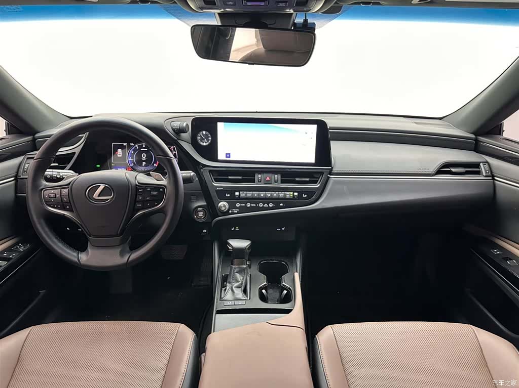 Lexus ES, 2024 10