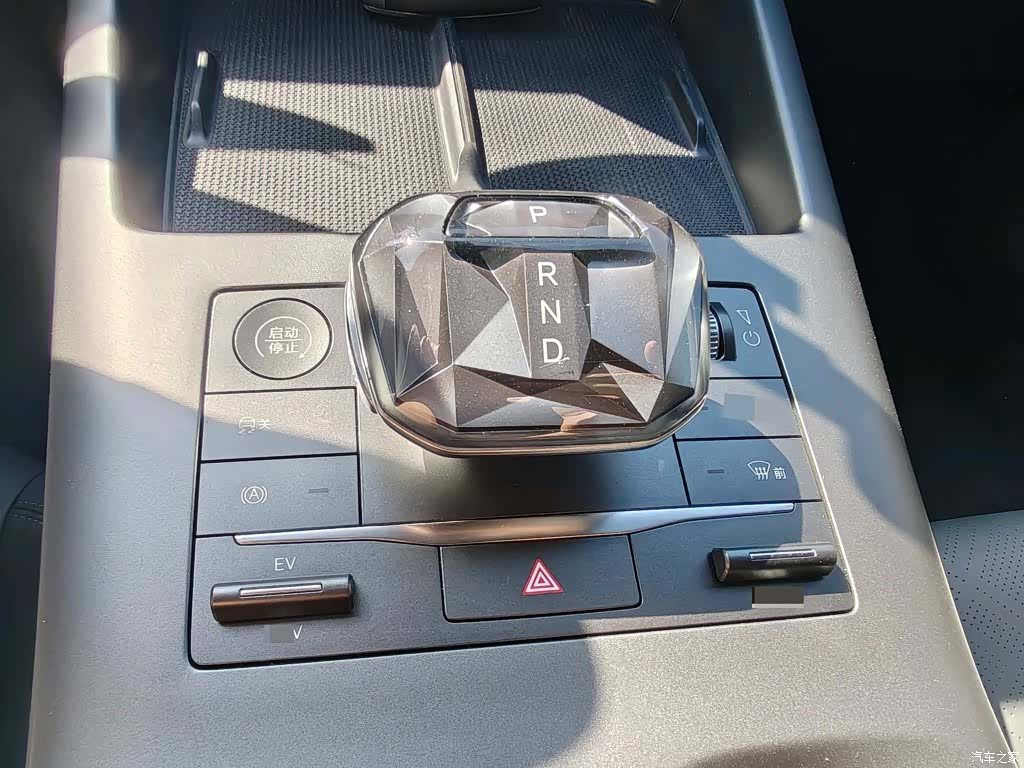 BYD Qin, 2025 10