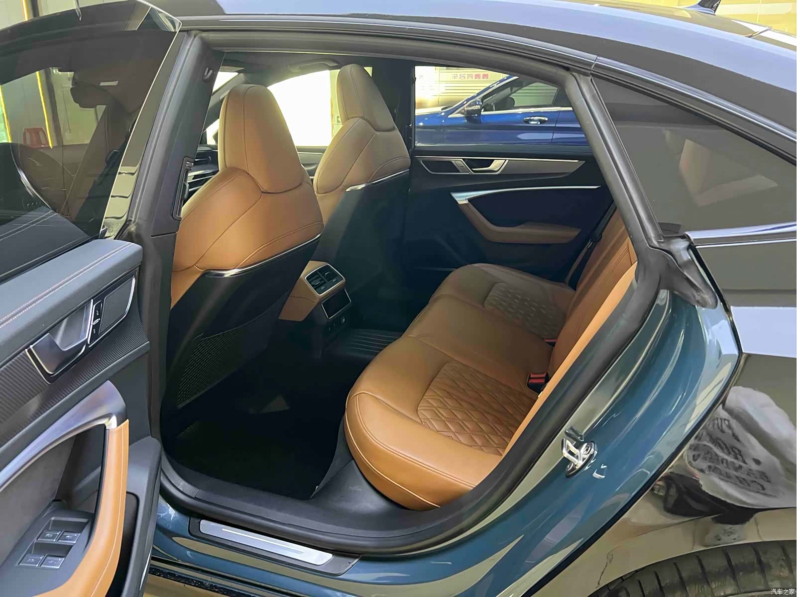 Audi A7L, 2021 все фото