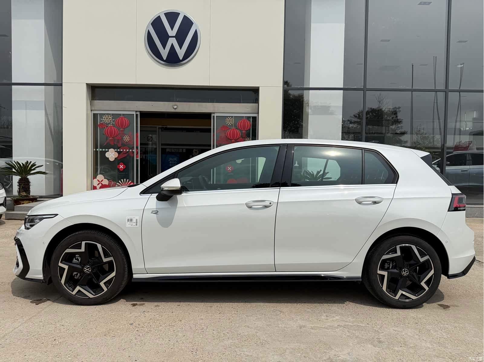 Volkswagen Golf, 2025 4