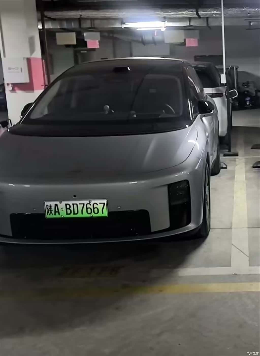 Li Auto i8, 2025 1