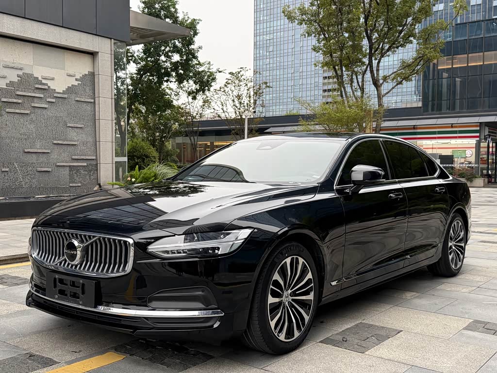 Volvo S90 2024 B5 Luxury