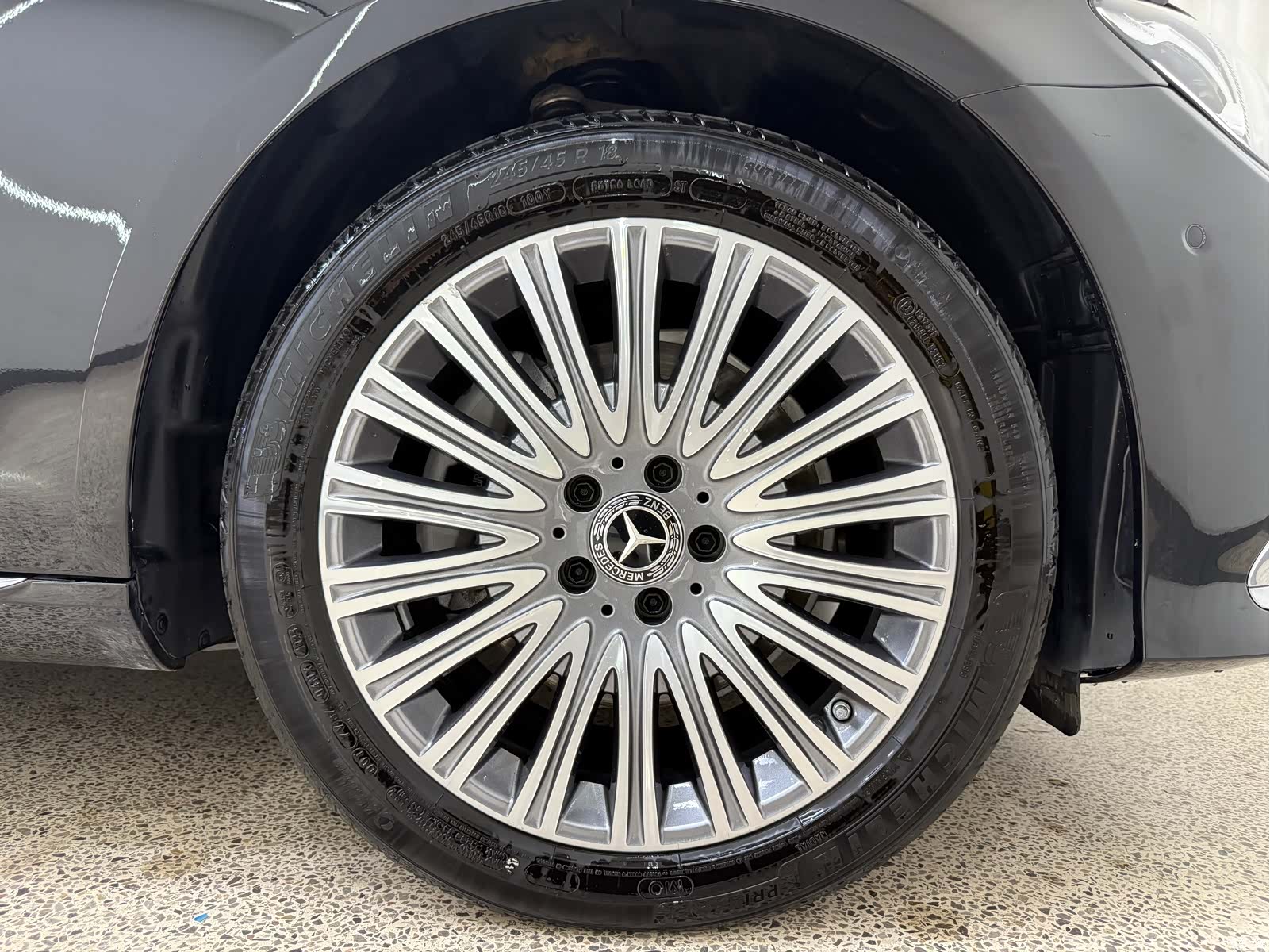 Mercedes-Benz E-Class, 2023 28