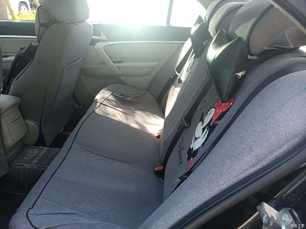 Geely Emgrand, 2015 24