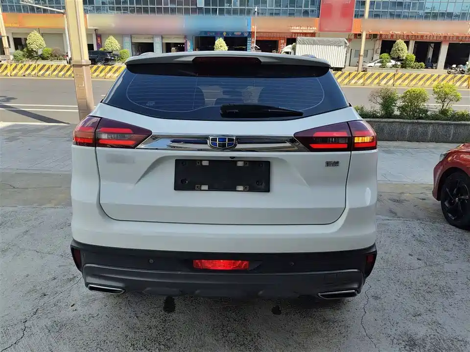 Geely Atlas