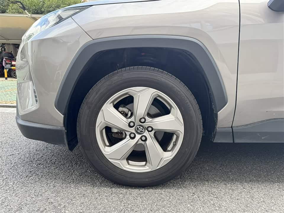 Toyota RAV4 Rongfang