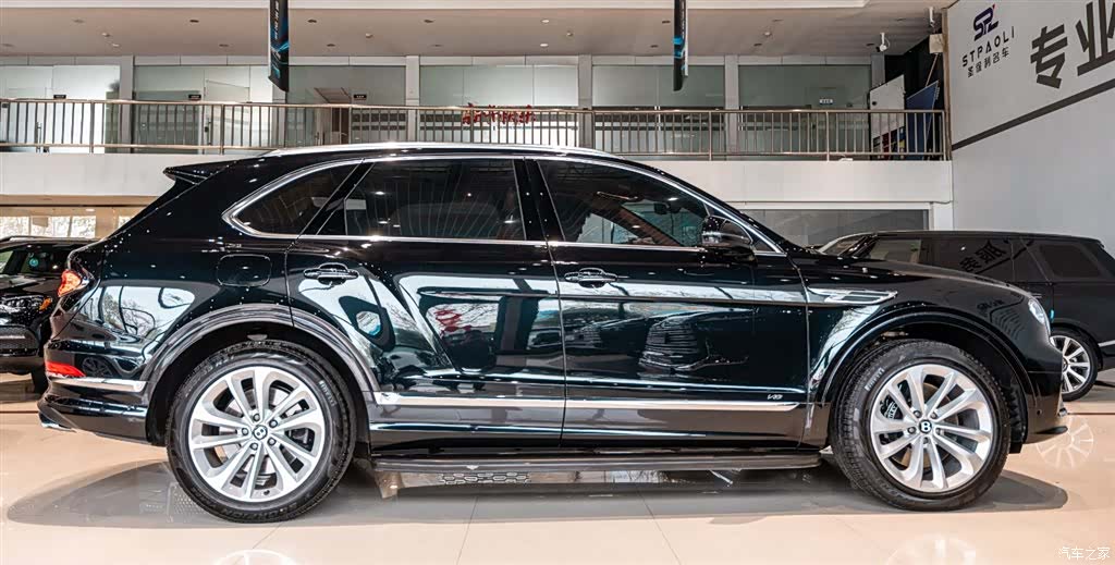 Bentley Bentayga, 2023 4
