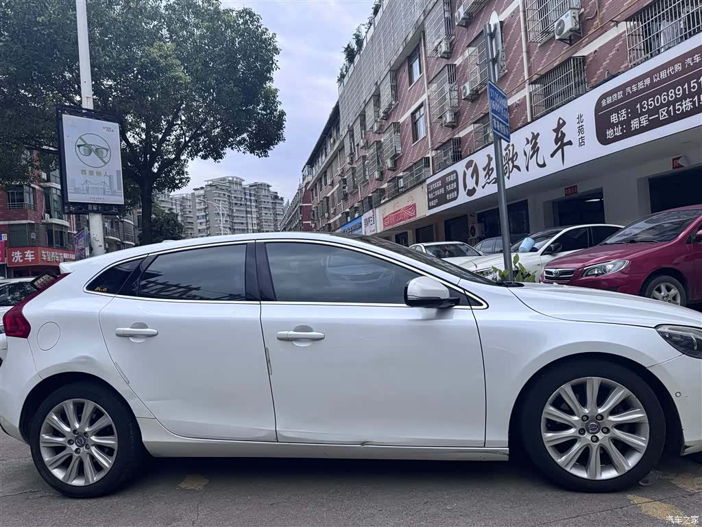 Volvo V40, 2014 все фото