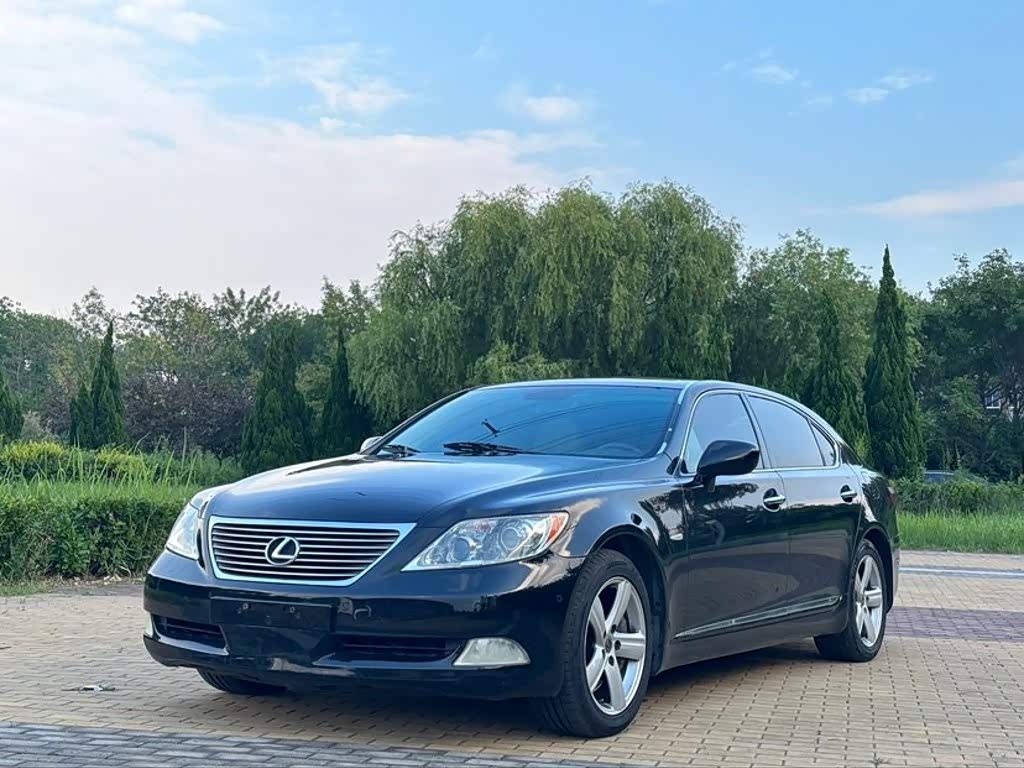 Lexus LS
