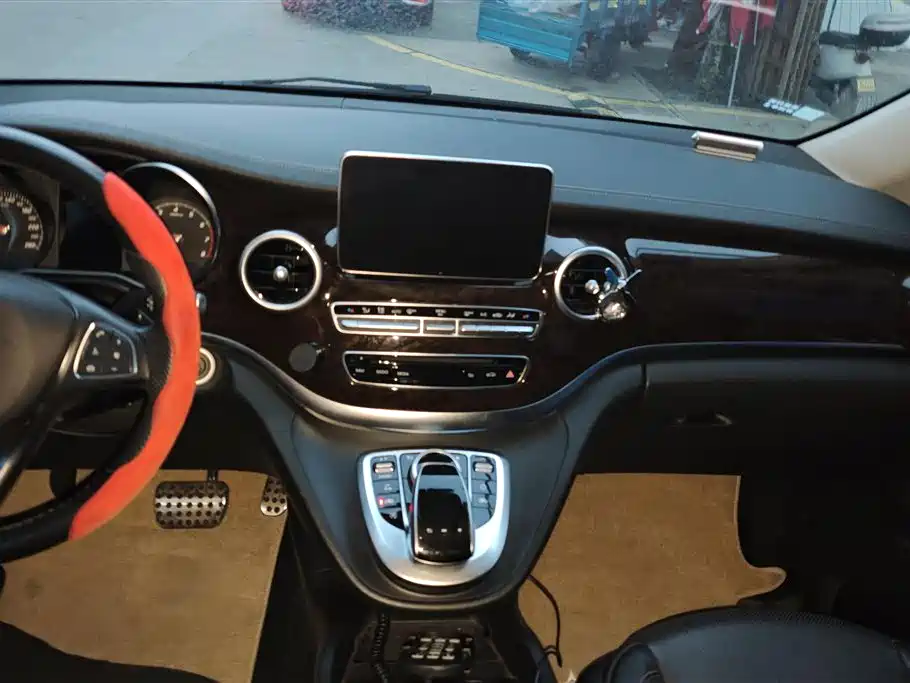 Mercedes-Benz V-class