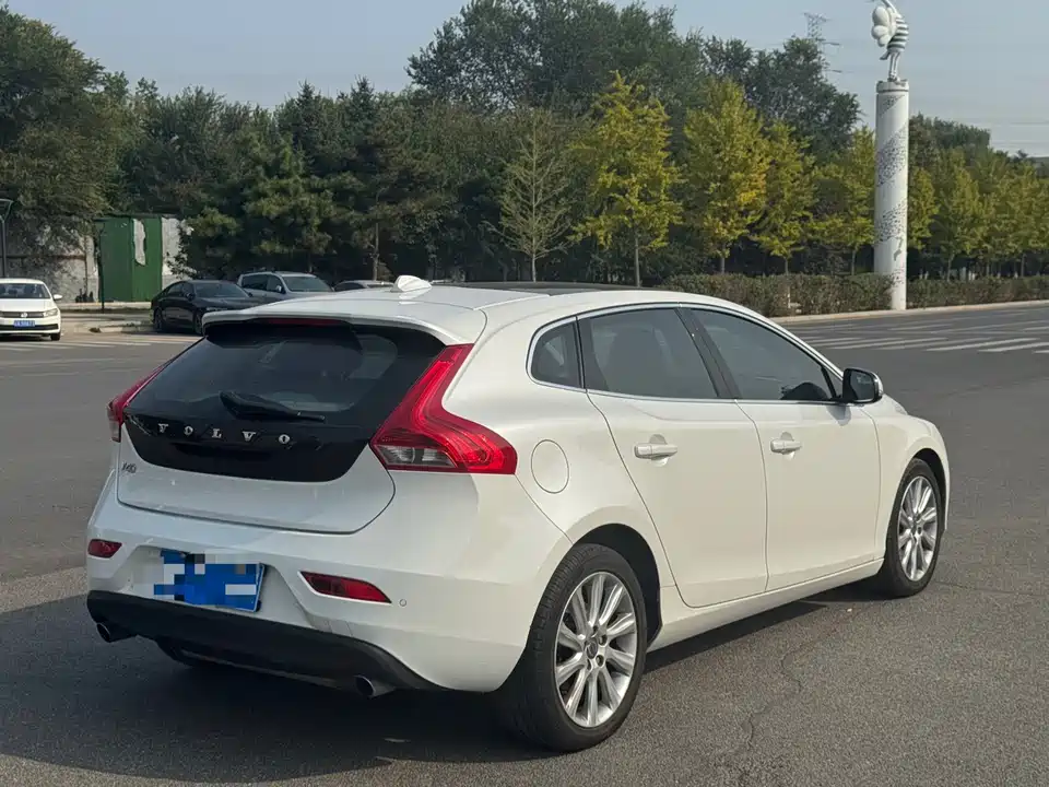 Volvo V40