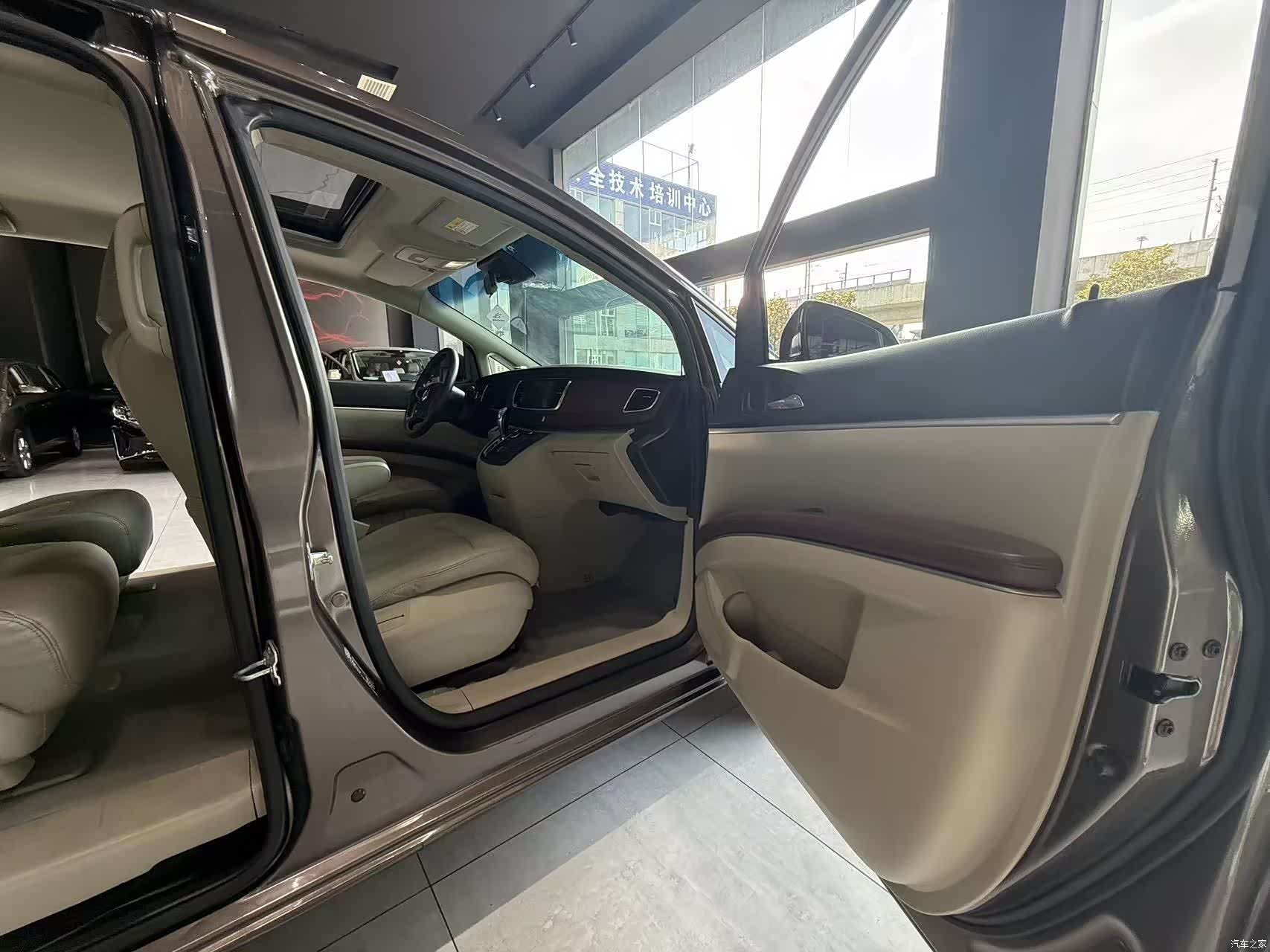 Buick GL8, 2016 9