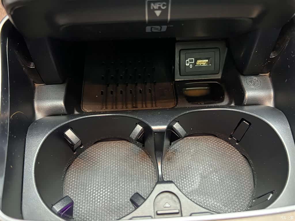 Mercedes-Benz E-Class, 2018 11