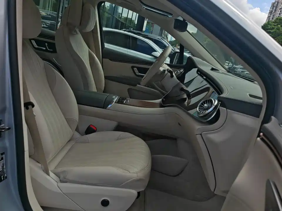 Mercedes-Benz EQS SUV