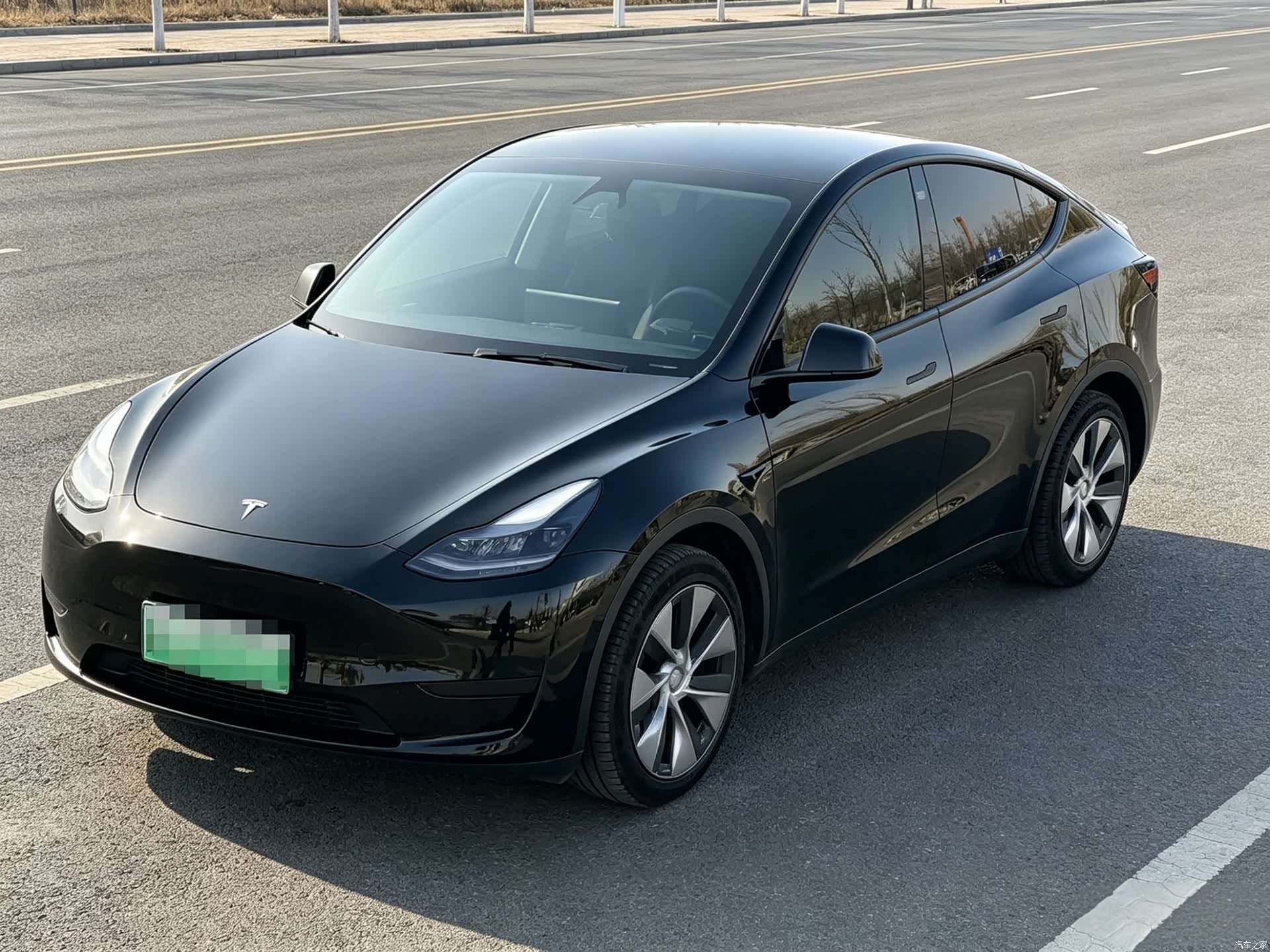 Tesla Model Y, 2021 1