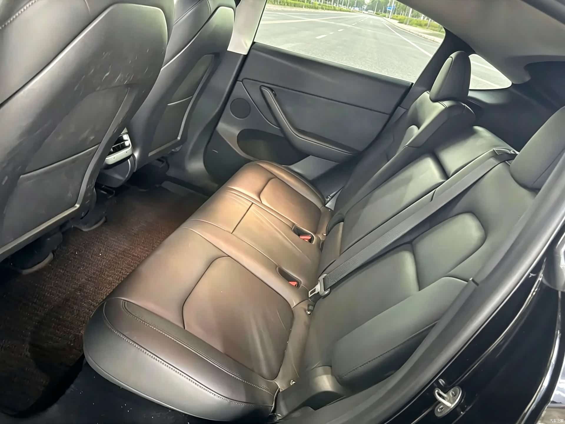 Tesla Model Y, 2021 4