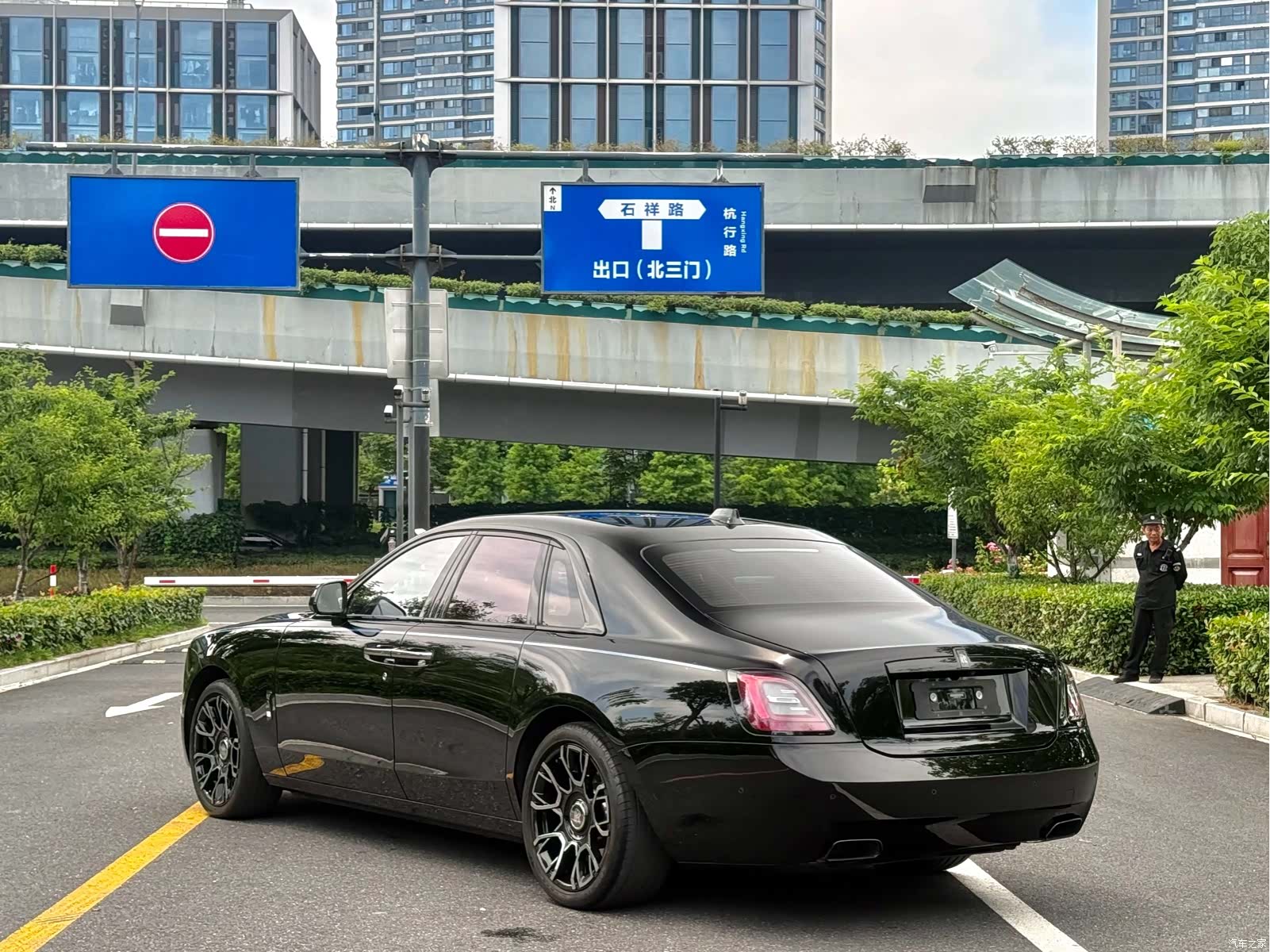 Rolls-Royce Ghost, 2023 9