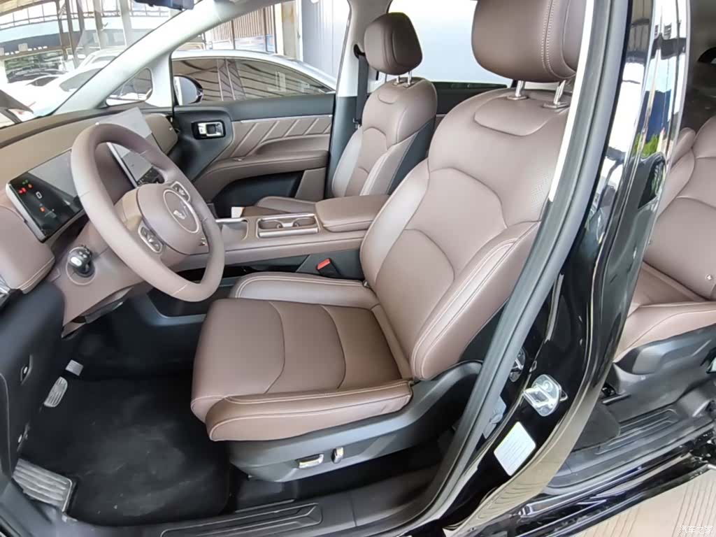 Wuling 730, 2026 11