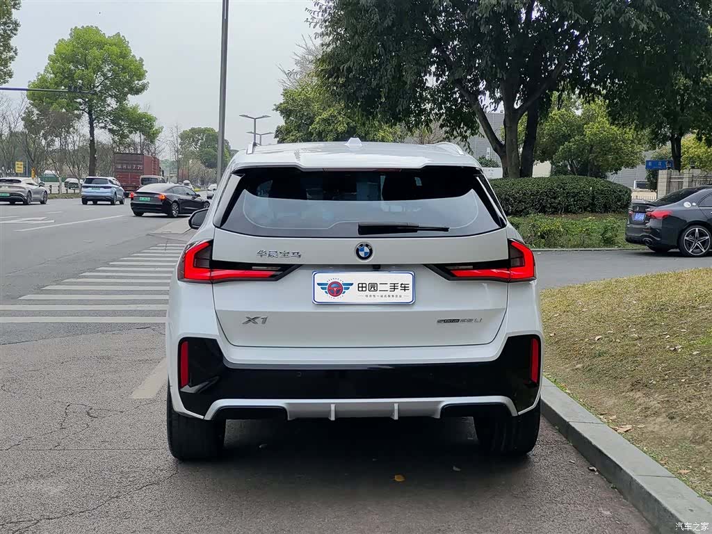 BMW X1, 2023 все фото