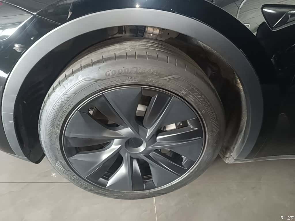 Tesla Model Y, 2024 23