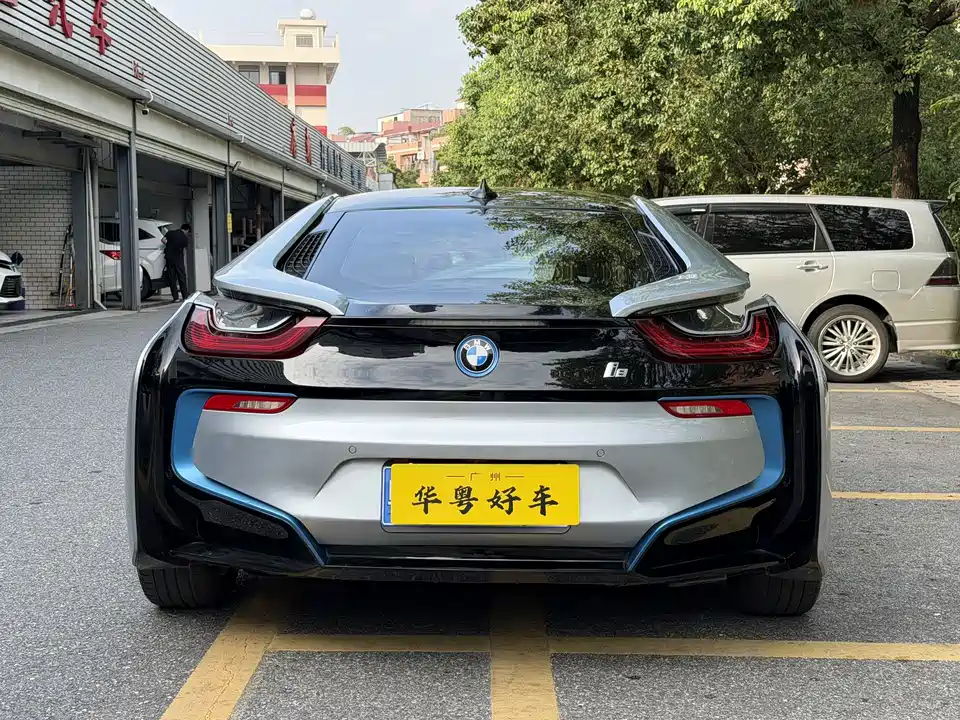 BMW i8