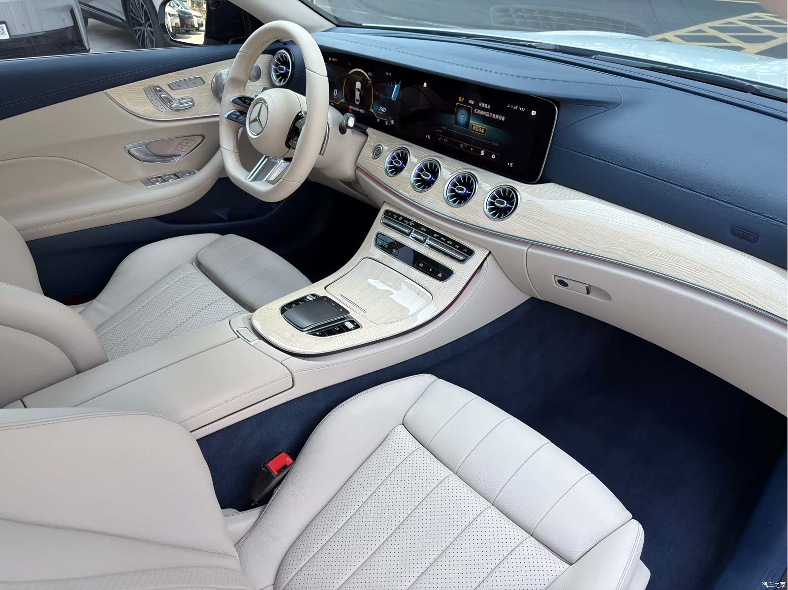 Mercedes-Benz E-Class, 2022 14
