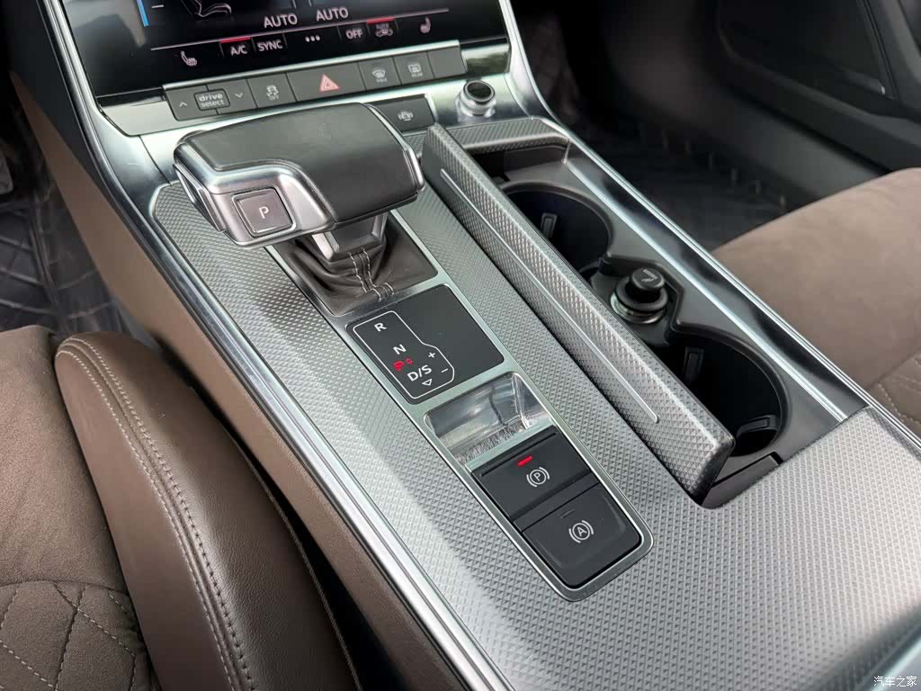 Audi A7L, 2023 9