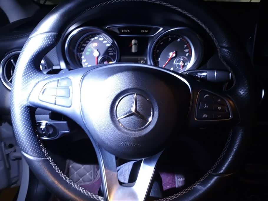 Mercedes-Benz GLA Mercedes-Benz GLA