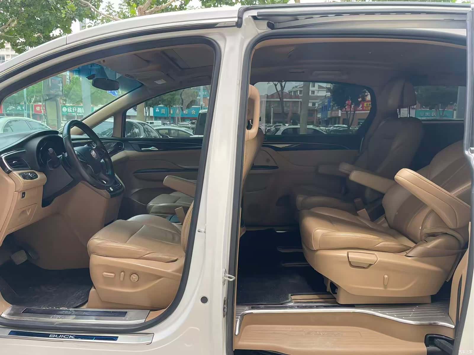 Buick GL8, 2017 10