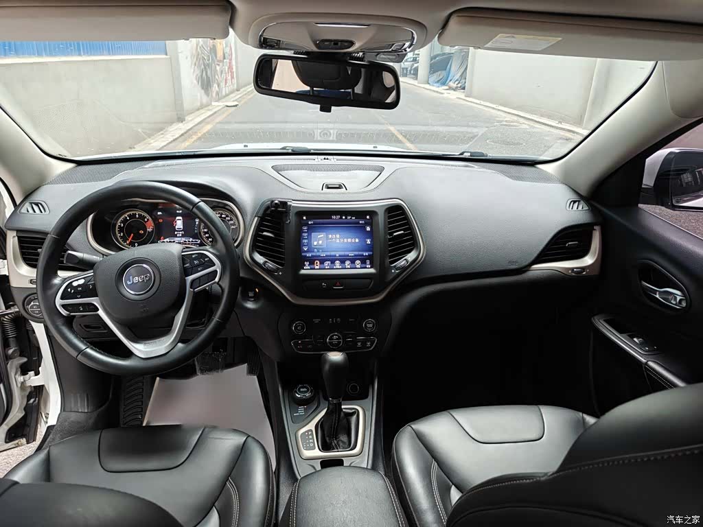 Jeep Cherokee, 2018 8