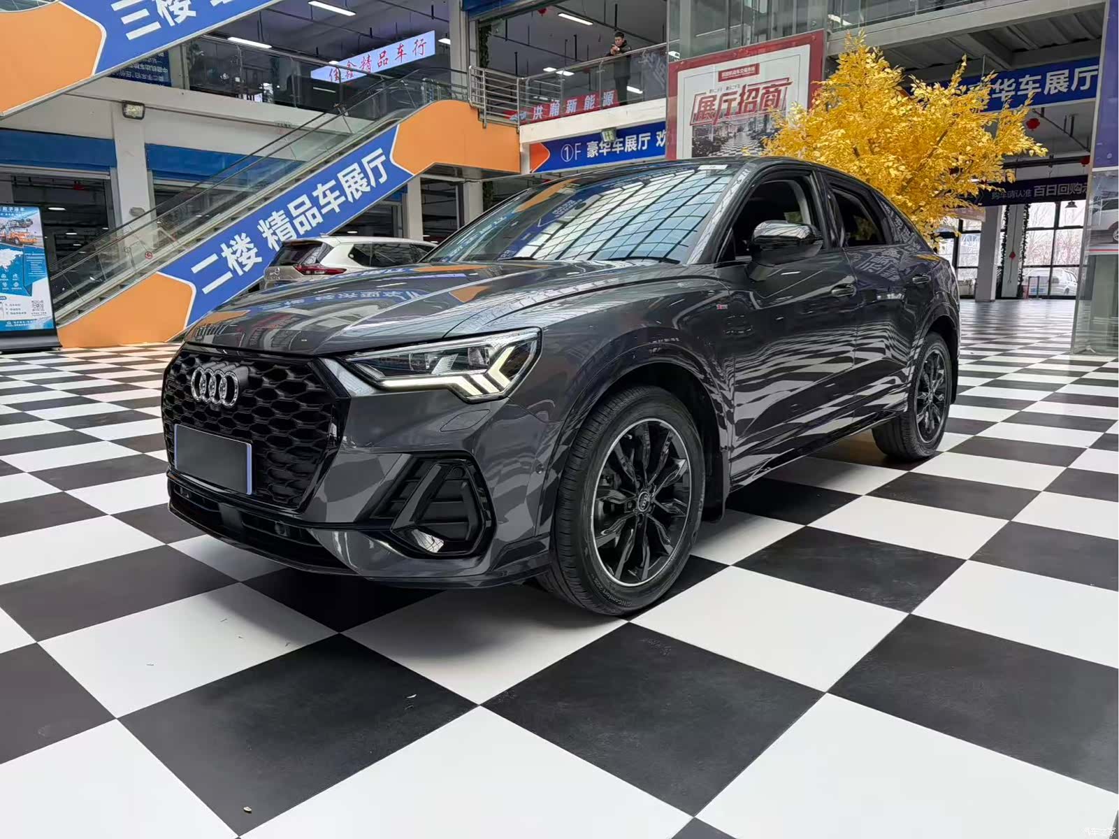 Audi Q3, 2022 1