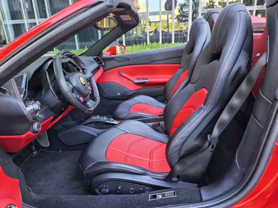 Ferrari 488