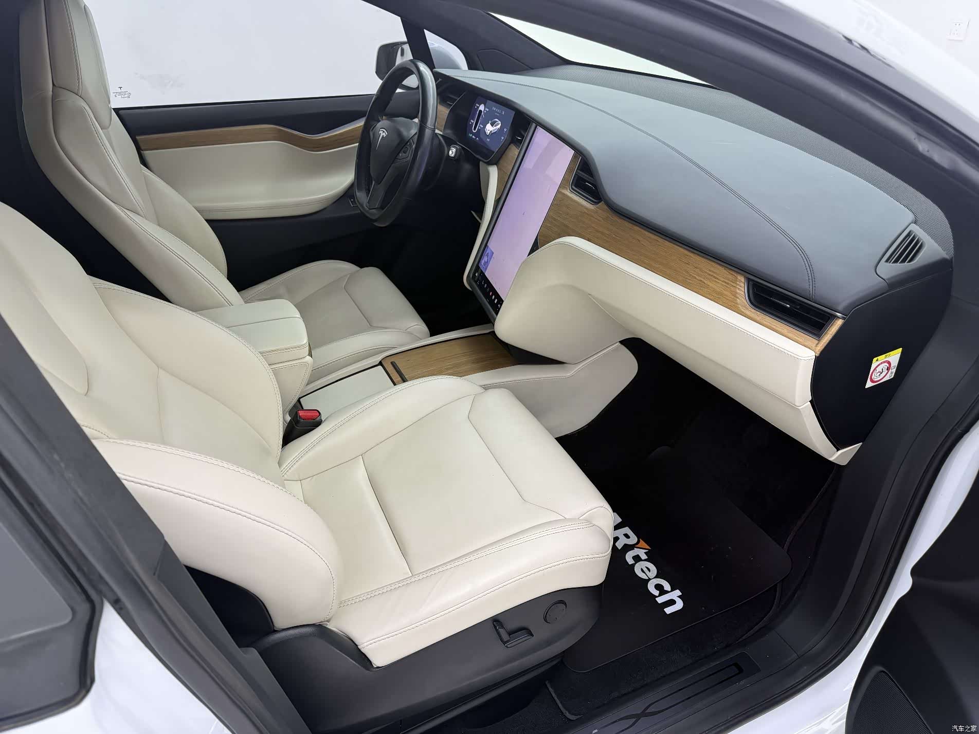 Tesla Model X, 2019 11