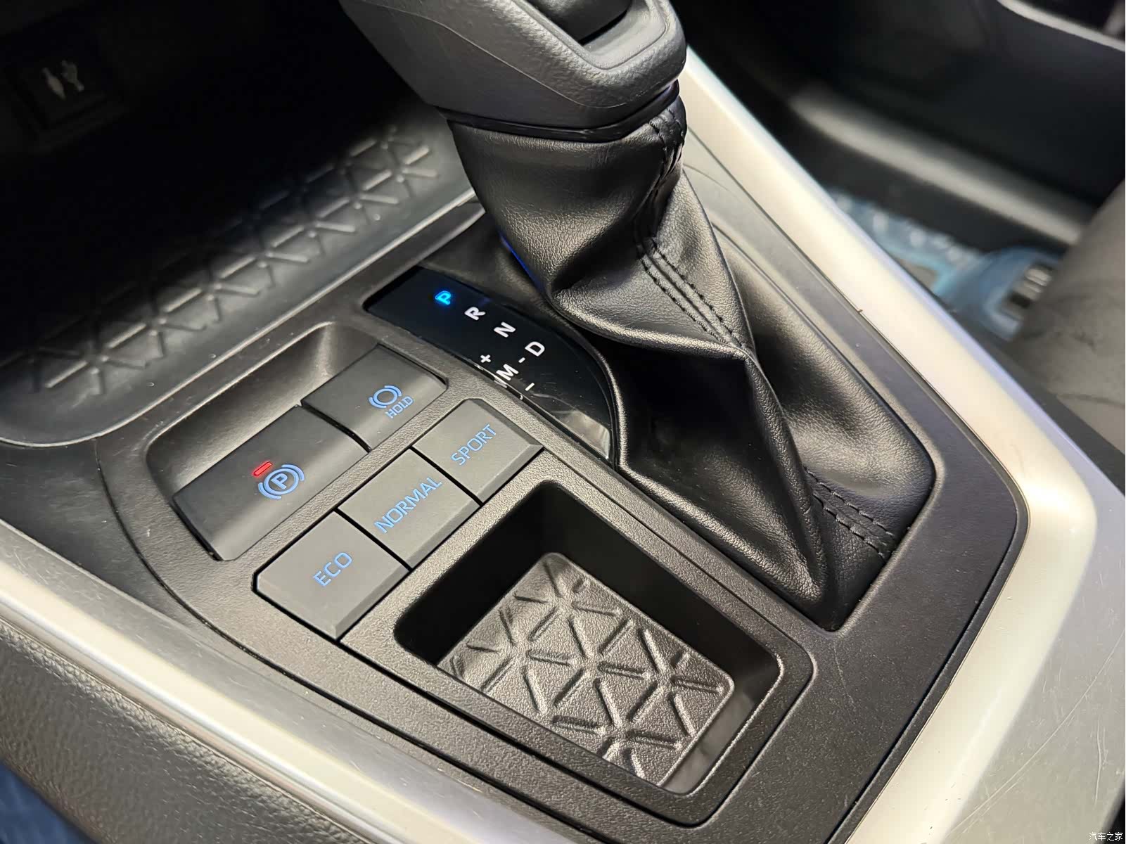 Toyota RAV4, 2022 14