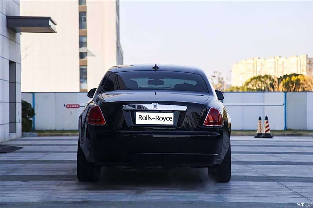 Rolls-Royce Ghost, 2016 4